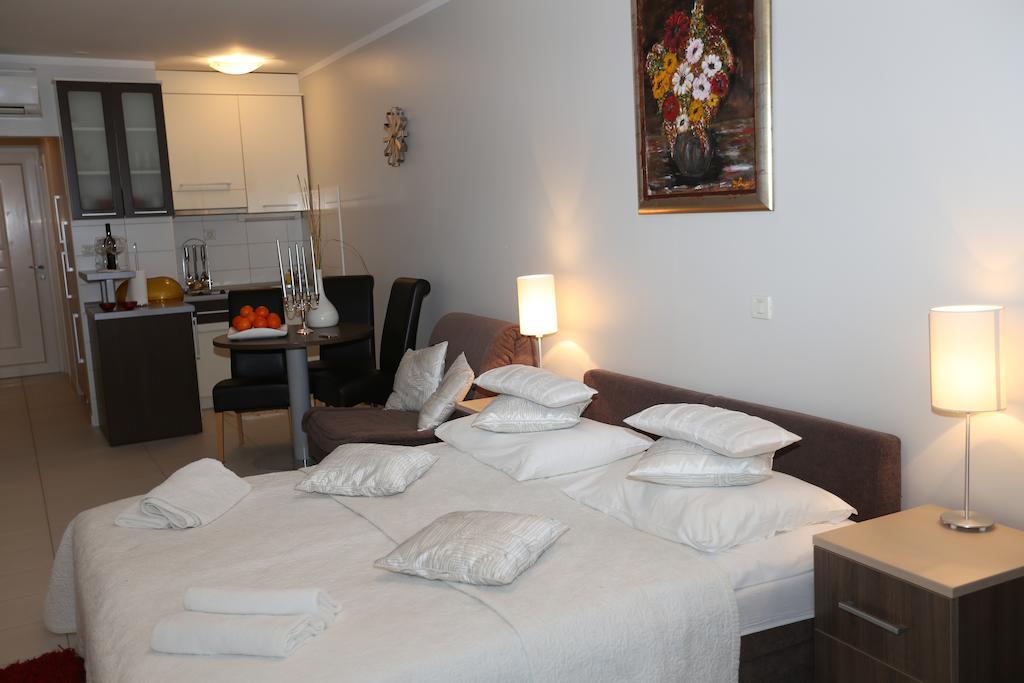 Apartments Lavica Beach Dumicic Podstrana Værelse billede
